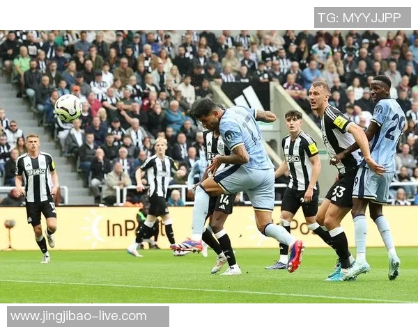 波尔图逆转热刺友谊赛红牌争议引发全场热议与焦点分析